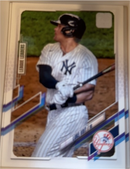 2021 Topps #252 Luke Voit — front