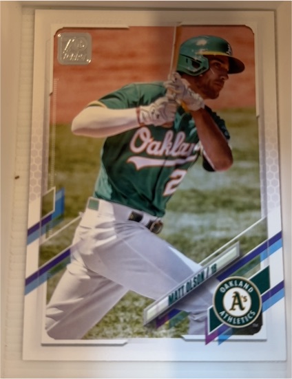 2021 Topps #218 Matt Olson Oakland Athletics — front