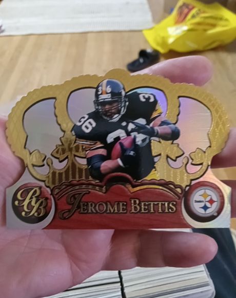 1997 Pacific Crown Royale Die-Cut #105 Jerome Bettis — front