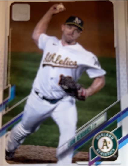 2021 Topps #80 Liam Hendriks Oakland Athletics — front