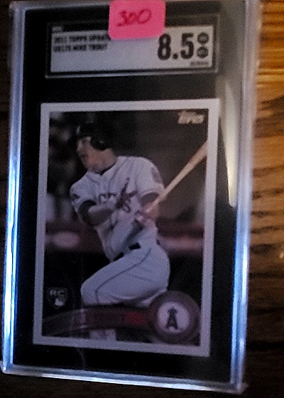 2011 Topps Update #US175 Mike Trout Rookie Card — front