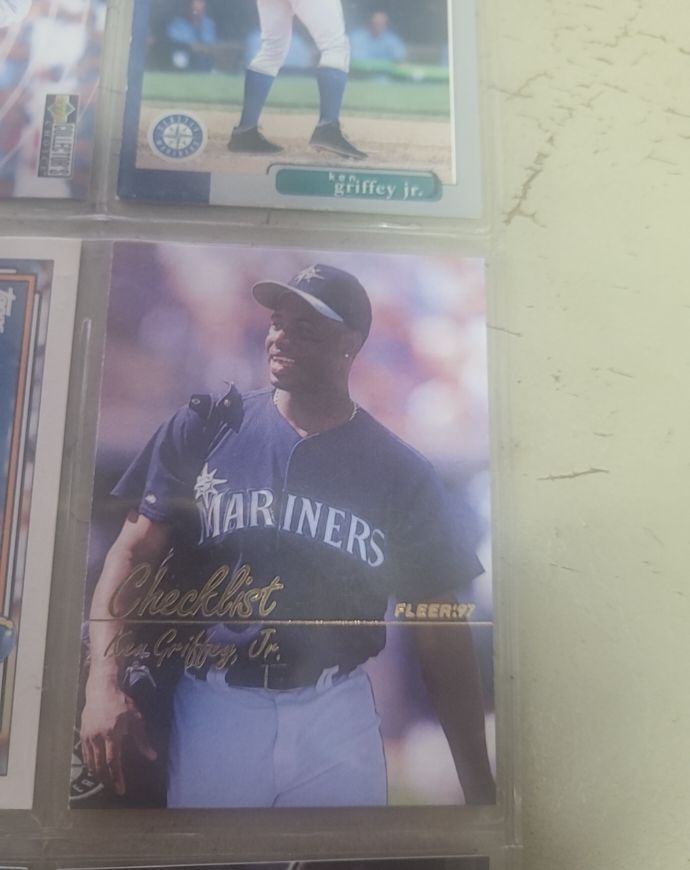 1997 Fleer #745 Ken Griffey Jr. — front