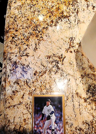 1997 Score Showcase Series #208 Tino Martinez New York Yankees — front