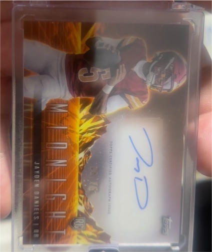 2024 Topps Midnight Rookie Horizon Signatures Jayden Daniels — front