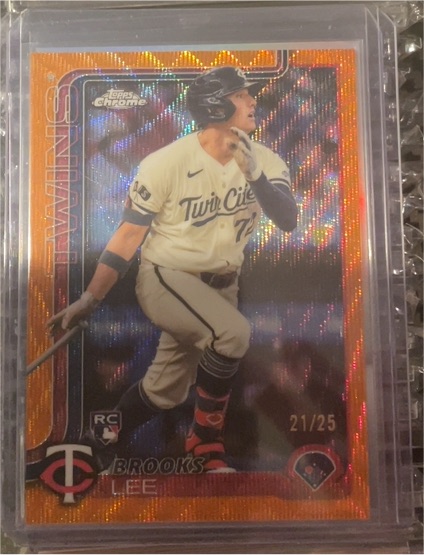 2025 Topps Chrome #234 Brooks Lee — front