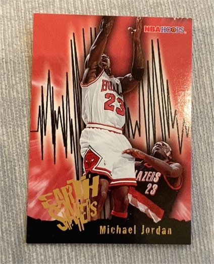 1995-96 NBA Hoops #358 Michael Jordan Earth Shakers — front