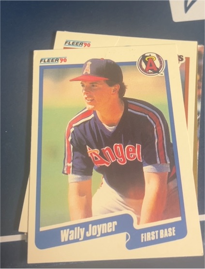 1990 Fleer #136 Wally Joyner — front