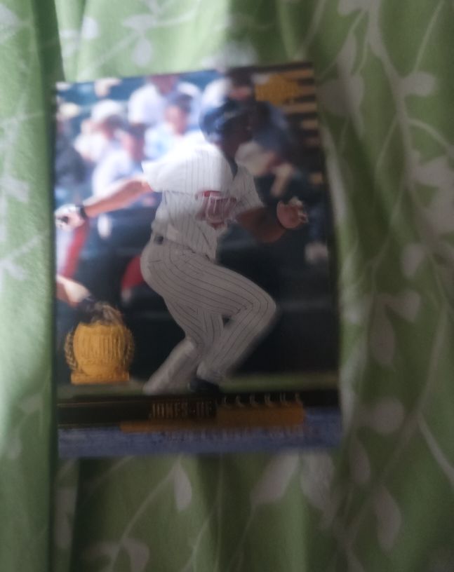 1992 Fleer Ultra #92 Kent Hrbek — front