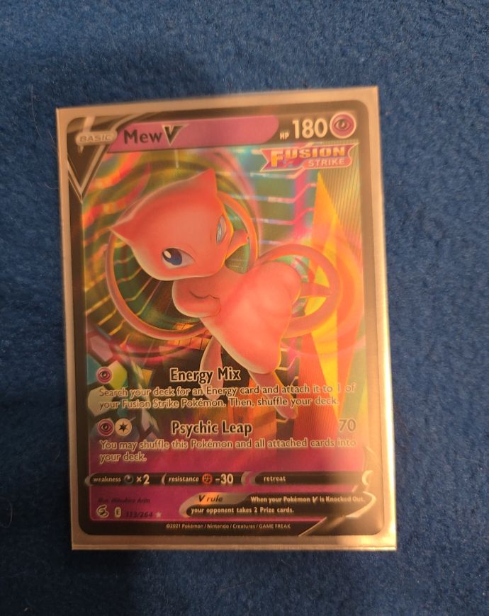 2021 Pokémon TCG Fusion Strike #113 Mew V — front