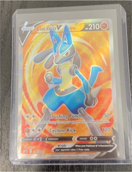 2022 Pokémon TCG Lucario V SWSH213 — front