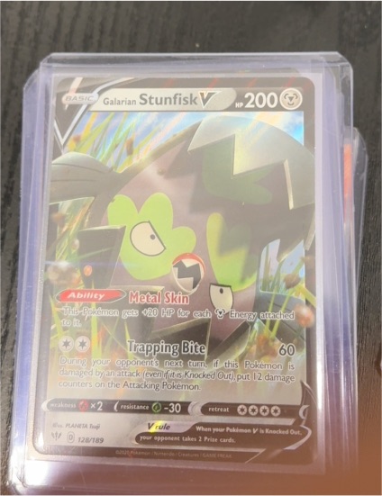 2020 Pokémon Darkness Ablaze #128 Galarian Stunfisk V — front