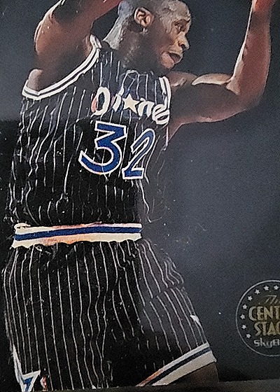 1993-94 SkyBox Premium Center Stage #CS2 Shaquille O'Neal — front
