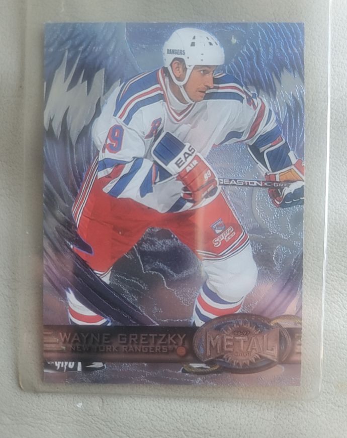 1996-97 Fleer Metal Universe #96 Wayne Gretzky — front