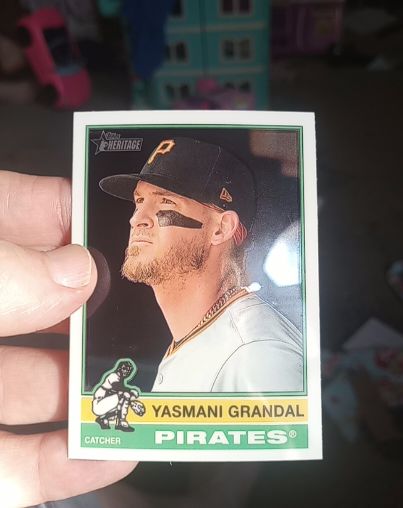 2025 Topps Heritage #303 Yasmani Grandal — front