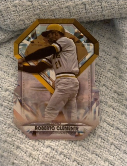 2022 Topps Series 1 Diamond Greats Die Cut #DGDC-24 Roberto Clemente — front