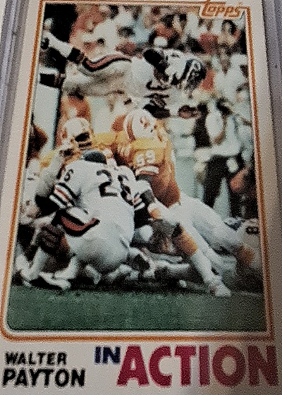 1982 Topps #303 Walter Payton In Action — front