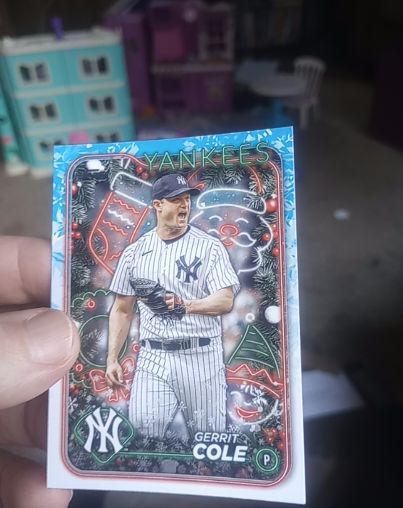 2024 Topps Holiday #H12 Gerrit Cole — front