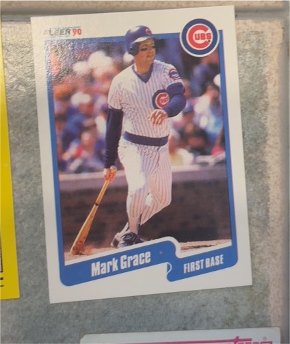 1990 Fleer #32 Mark Grace — front