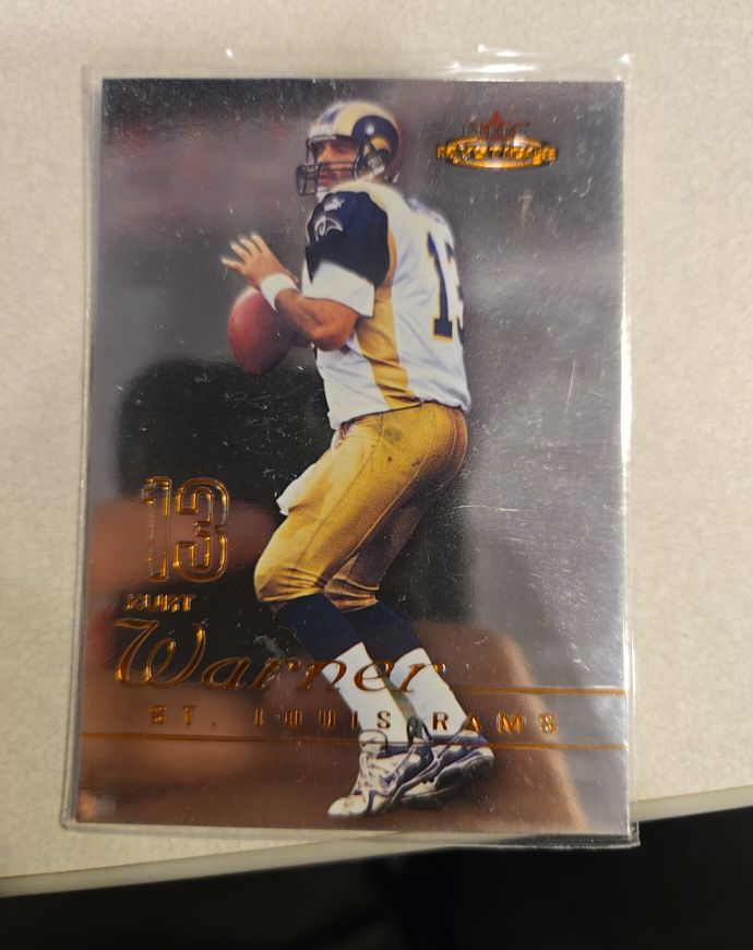 2000 Fleer Mystique #13 Kurt Warner — front