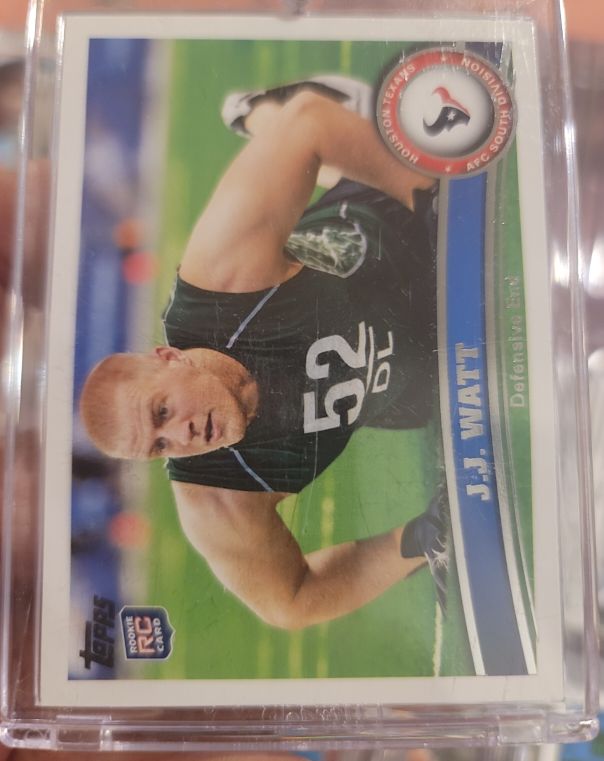 2011 Topps #331 J.J. Watt — front