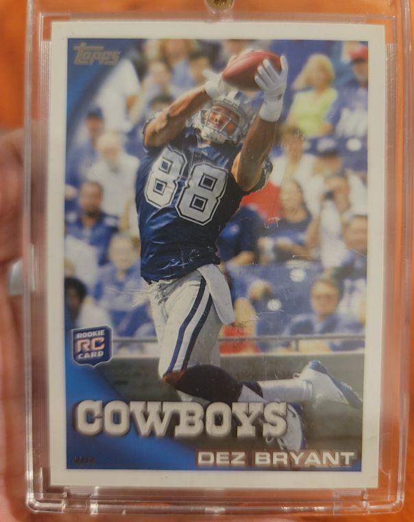 2010 Topps #425 Dez Bryant Rookie Card — front