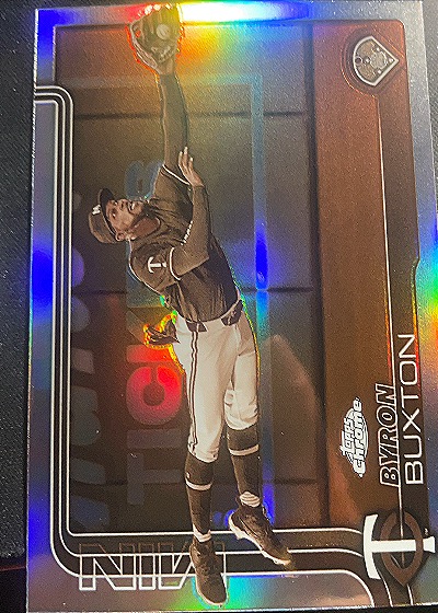 2025 Topps Chrome #172 Byron Buxton — front