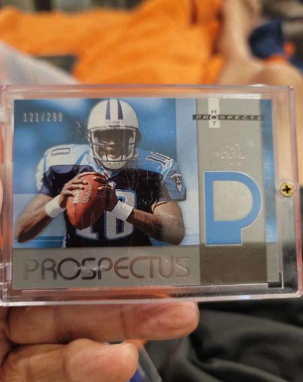 2006 Fleer Hot Prospects Prospectus #PRVY Vince Young — front