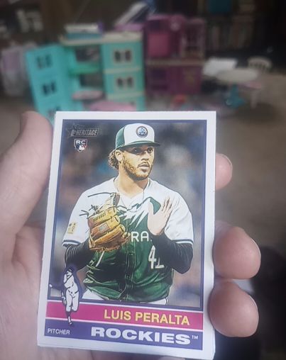 2025 Topps Heritage #176 Luis Peralta — front