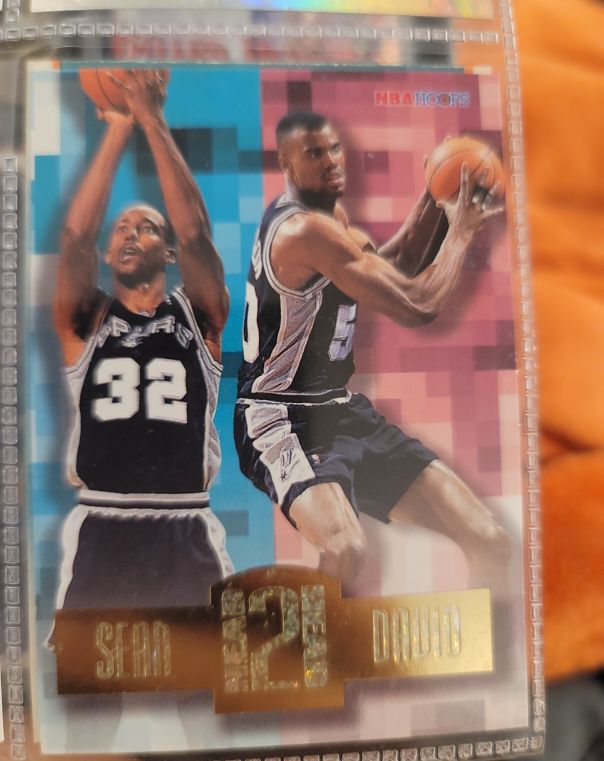 1996-97 NBA Hoops Head 2 Head #HH8 Sean Elliott / David Robinson — front