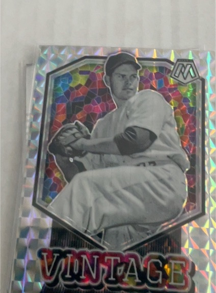 2021 Panini Mosaic Vintage #V6 Robin Roberts — front