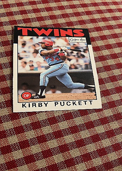 1986 O-Pee-Chee #329 Kirby Puckett — front