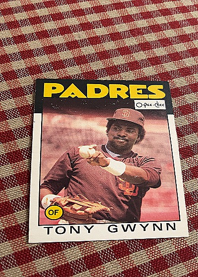 1986 O-Pee-Chee #10 Tony Gwynn — front