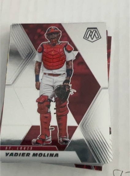 2021 Panini Mosaic #189 Yadier Molina — front