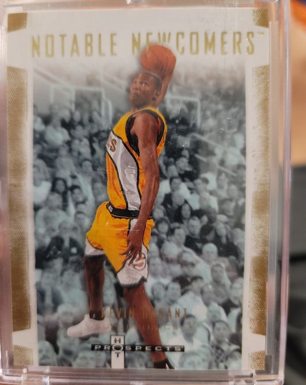 2007-08 Fleer Hot Prospects #NN-1 Kevin Durant Notable Newcomers Rookie RC — front