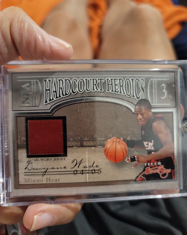 2004-05 Fleer Sweet Sigs Hardcourt Heroics #3 Dwyane Wade — front