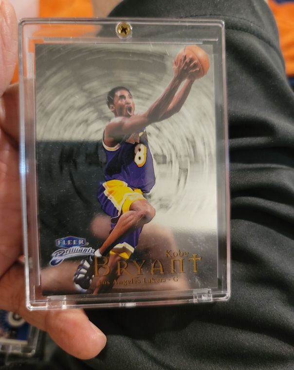 1998-99 Fleer Brilliants #70 Kobe Bryant — front