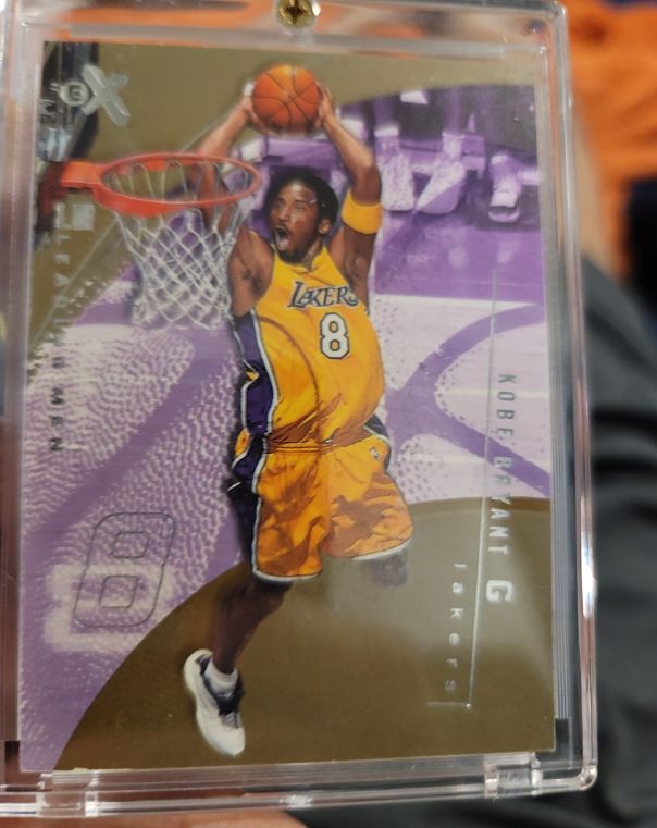 2001-02 Fleer E-X #92 Kobe Bryant — front