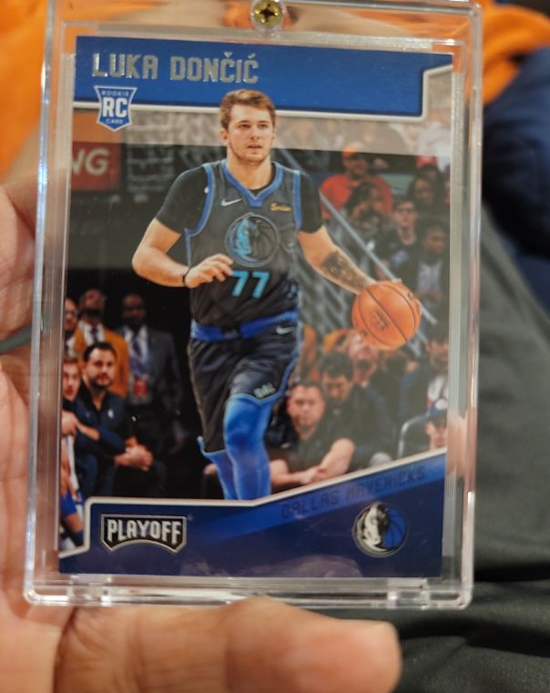 2018-19 Panini Chronicles Playoff #183 Luka Dončić Rookie Card — front