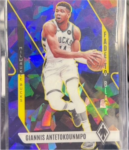 2023-24 Panini Phoenix #23 Giannis Antetokounmpo Fade To Black — front