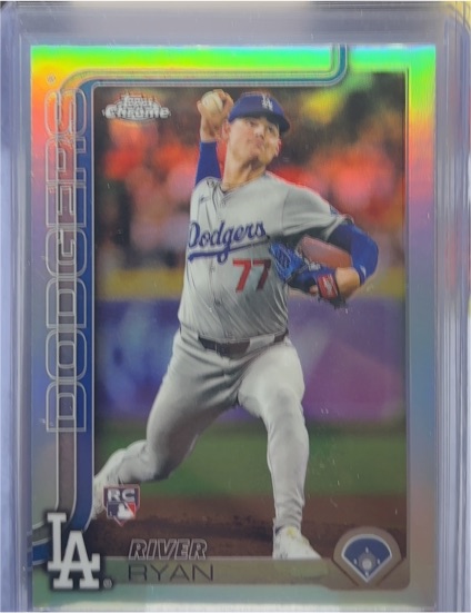 2025 Topps Chrome #18 River Ryan — front