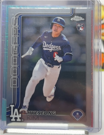 2025 Topps Chrome #152 Hyeseong Kim — front