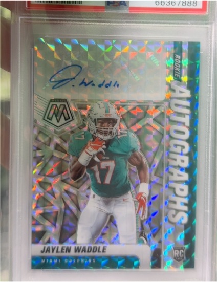 2021 Panini Mosaic Autographs Jaylen Waddle Rookie Auto — front