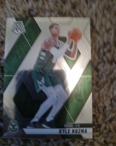 2021 Panini Mosaic #8 Kyle Kuzma — front