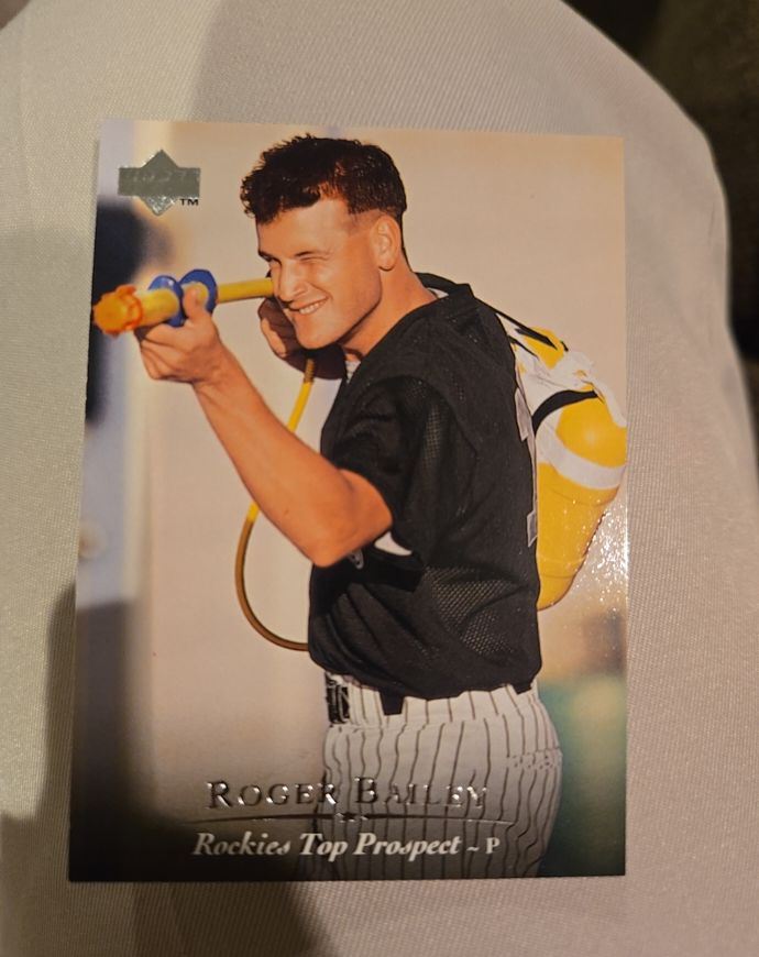 1994 Upper Deck #211 Roger Bailey Rockies Top Prospect — front