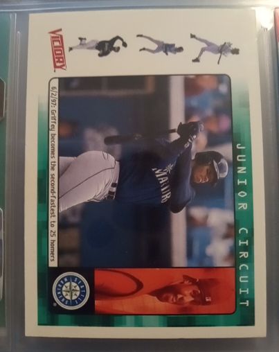 2000 Upper Deck Victory Junior Circuit #406 Ken Griffey Jr — front