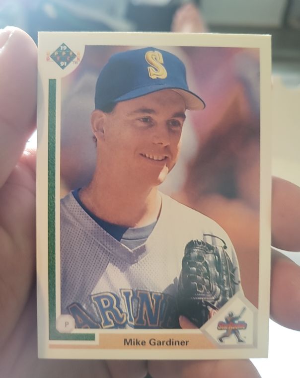 1991 Upper Deck #14 Mike Gardiner — front