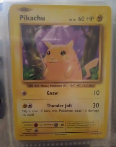 2016 Pokémon #35 Pikachu — front