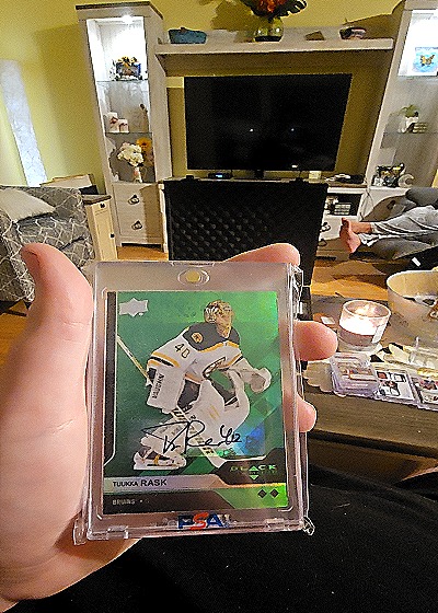 2020 Upper Deck Black Diamond #42 Tuukka Rask — front