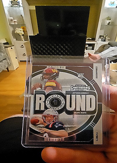 2024 Panini Contenders Football #1 Jayden Daniels and Drake Maye Round 1 — front