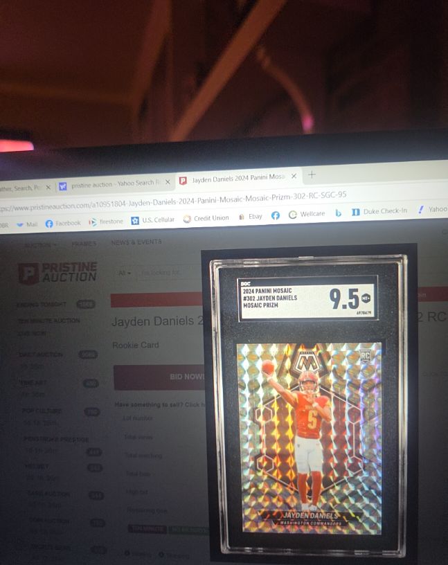 2024 Panini Mosaic #302 Jayden Daniels Mosaic Prizm — front